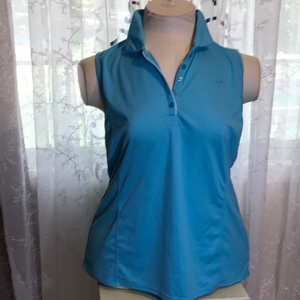 Semi fitted sleeveless top🦋